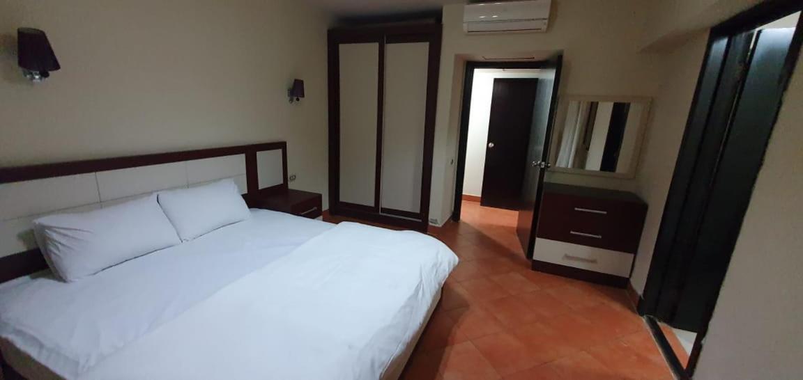 Porto Sokhna Pyramids Apartments With Sea View Families Only Ain Sukhna Exterior foto